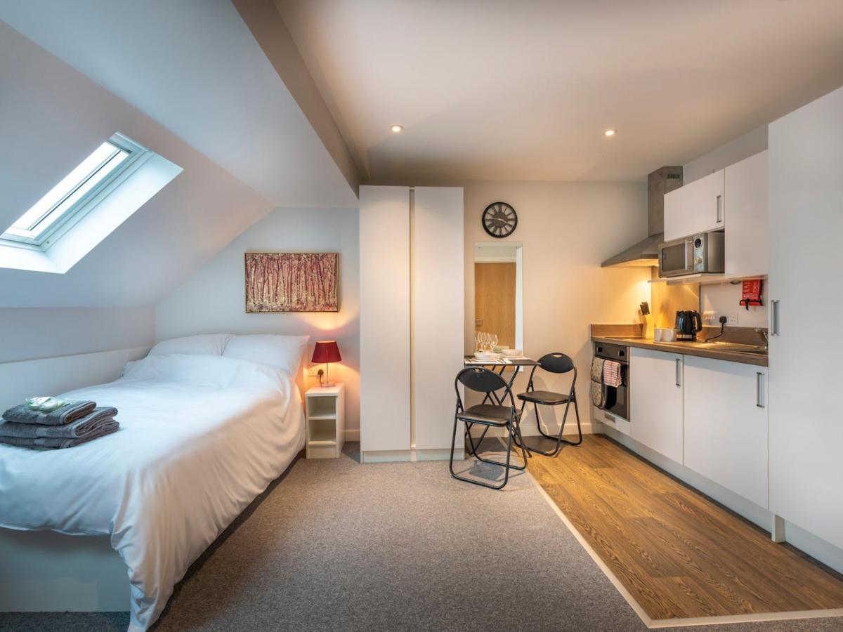 Pass The Keys Cosy High Street Studio With Free Parking Apartment Lincoln Exterior photo